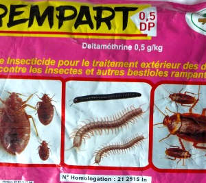 Insecticide poudre anti-bestioles rampantes REMPART 0.5 DP 1 kg – Domicile, bureau, école, ferme, champ, chantier, hygiène publique, environnement